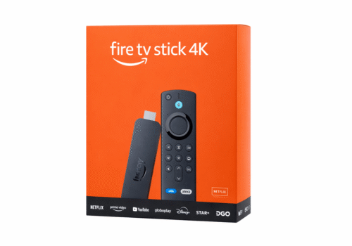 Fire TV Stick integrado em uma casa conectada com dispositivos inteligentes.